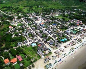 Olón - Overhead view of the town